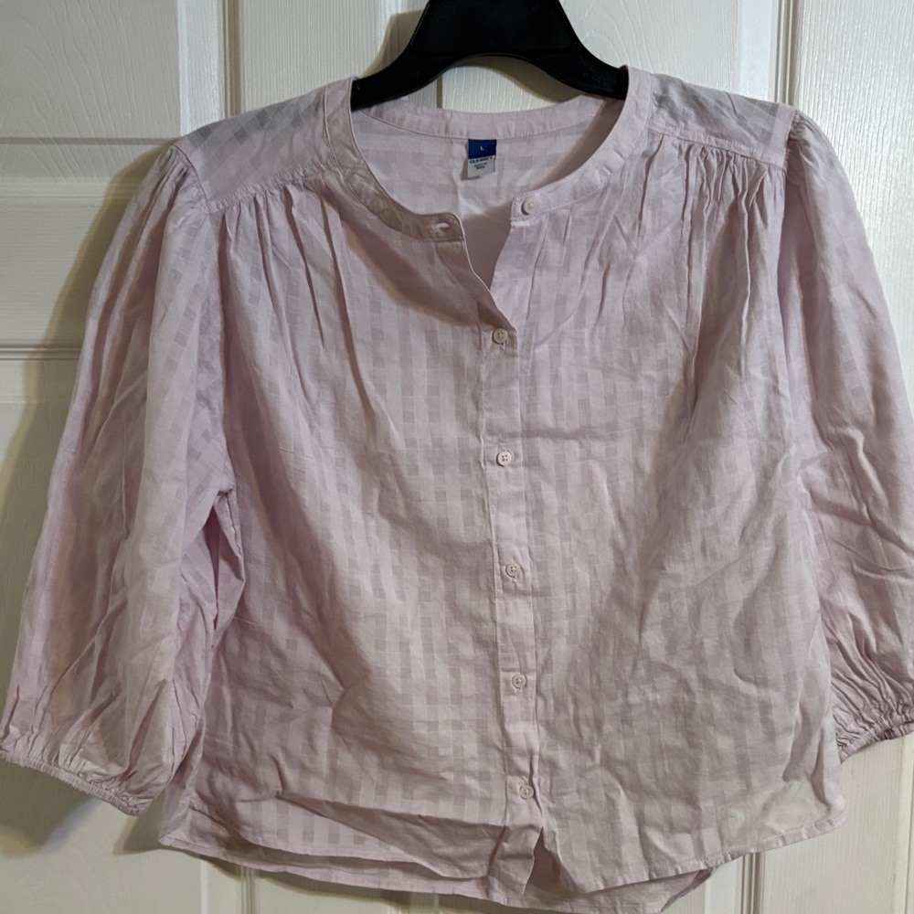 Old  Navy Top  lilac. size large